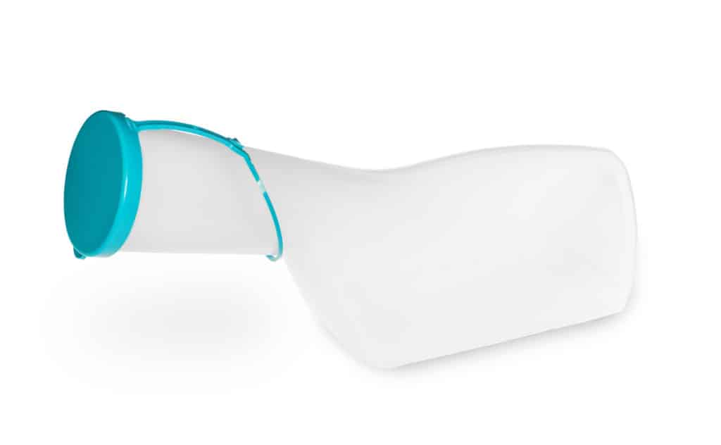 Urinflasche aus Kunststoff weißer Hintergrund türkiser Deckel